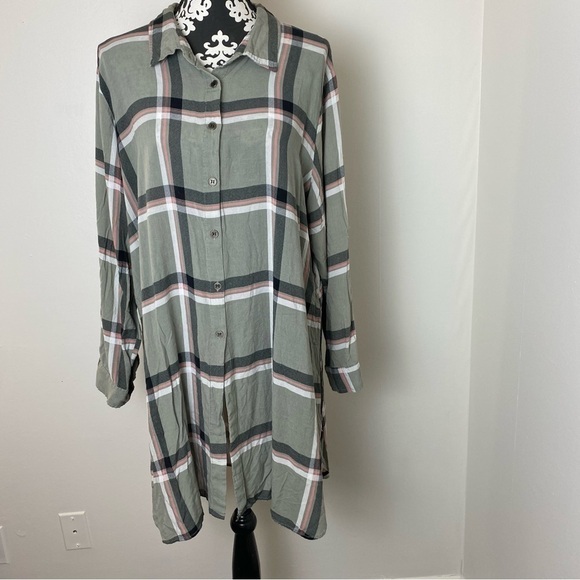 Miss Lili Gray Plaid Button Front Longline Tunic Top - Picture 1 of 11